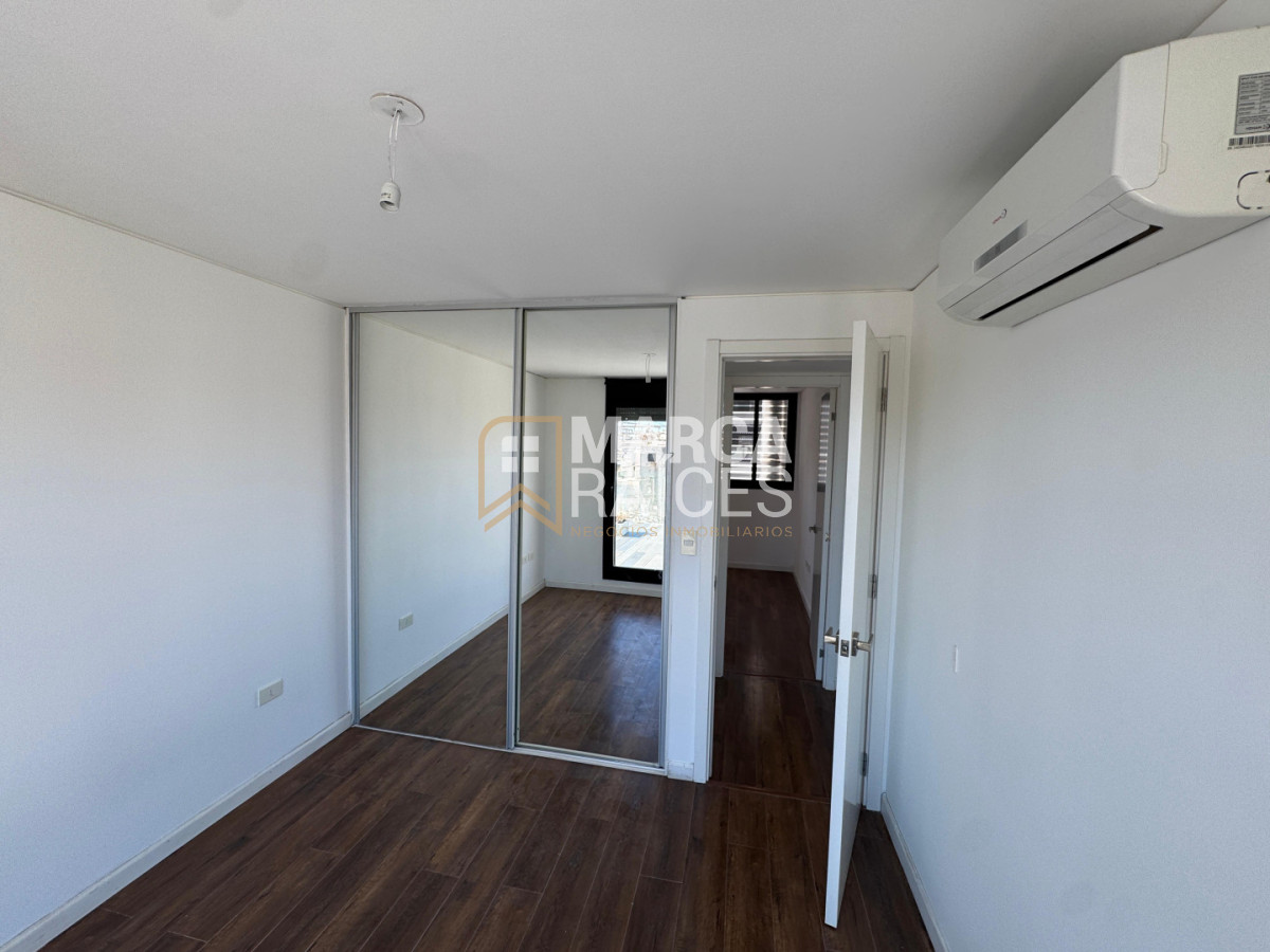Apartamento ID.1791 - Alquiler Apartamento Penthouse 2 Dormitorios Centro Montevideo