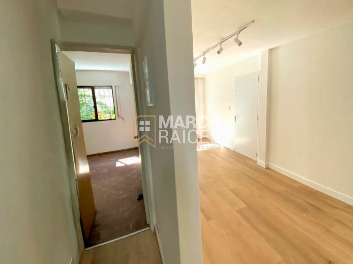 Apartamento ID.1672 - Alquiler Apartamento 1 Dormitorio con Patio Ciudad Vieja Montevideo