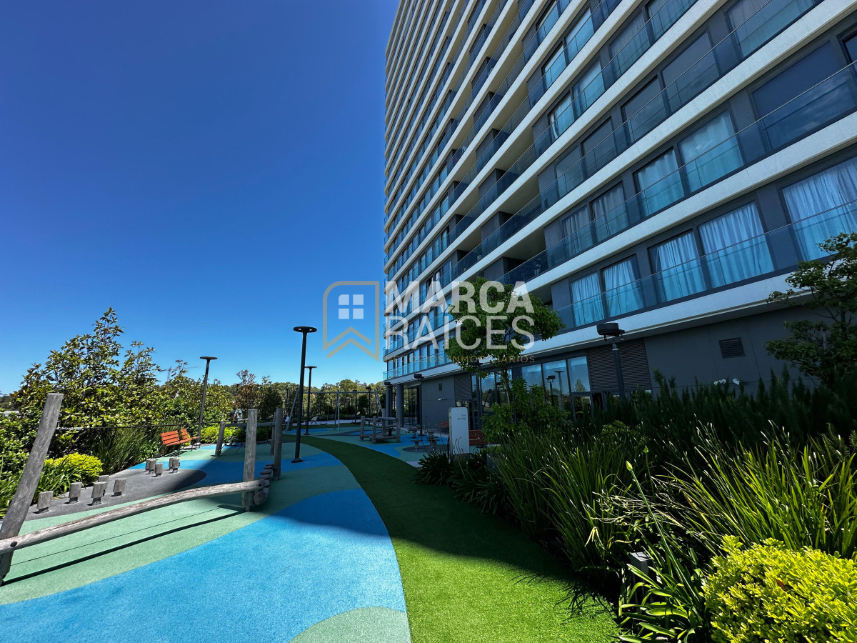 Apartamento ID.1147 - Venta Penthouse Duplex 4 Dormitorios Carrasco Hermosa Vista al Lago A Estrenar