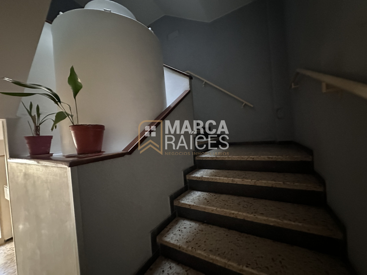 Apartamento ID.1042 - Venta Apartamento 2 Dormitorios Con Renta Al Frente Primer Piso Pocitos Montevideo