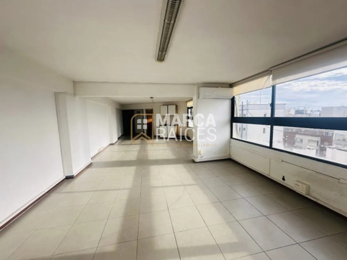 Apartamento ID.1880 - Alquiler Apartamento 1 Dormitorio, 2 Baños. Tres Cruces, Montevideo