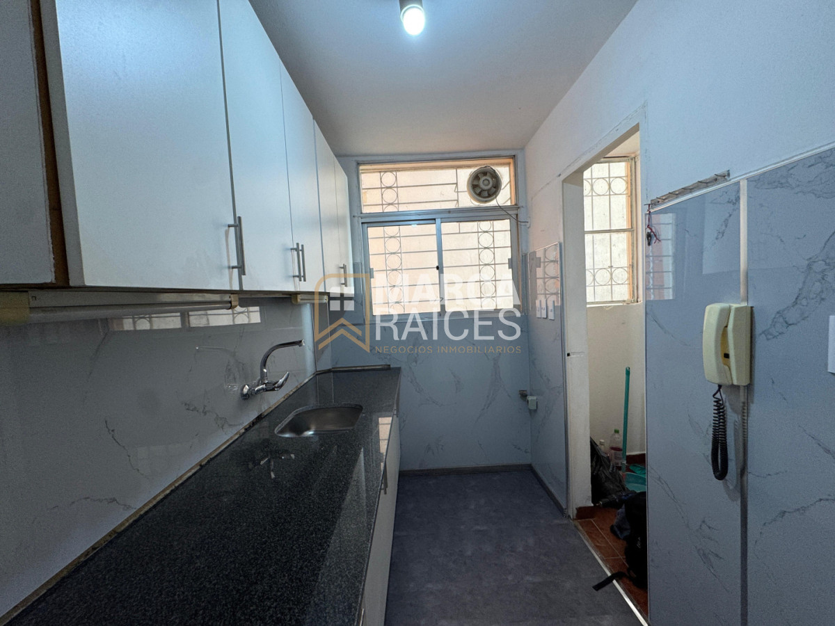 Apartamento ID.1864 - Alquiler Apartamento Monoambiente Al Frente Piso 2 Cocina Definida Pocitos Montevideo