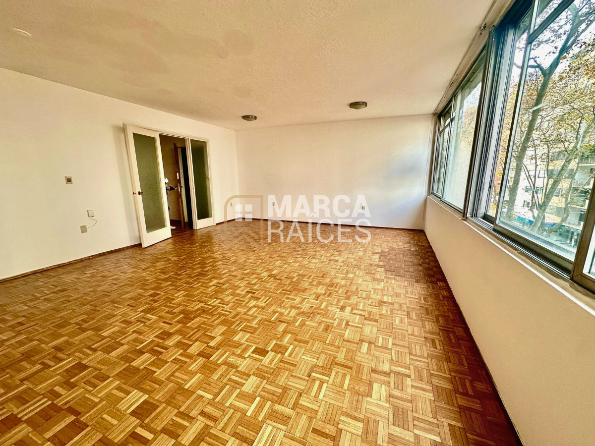 Apartamento ID.1548 - Venta Apartamento con RENTA 3 Dormitorios 2 Baños Pocitos Montevideo