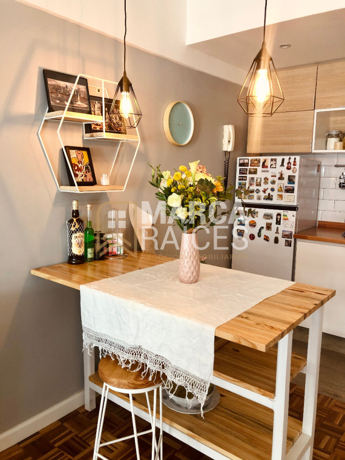 Apartamento ID.1300 - Alquiler Apartamento 1 Dormitorio Al Frente Semi Amoblado Centro Montevideo (Enero 2026)