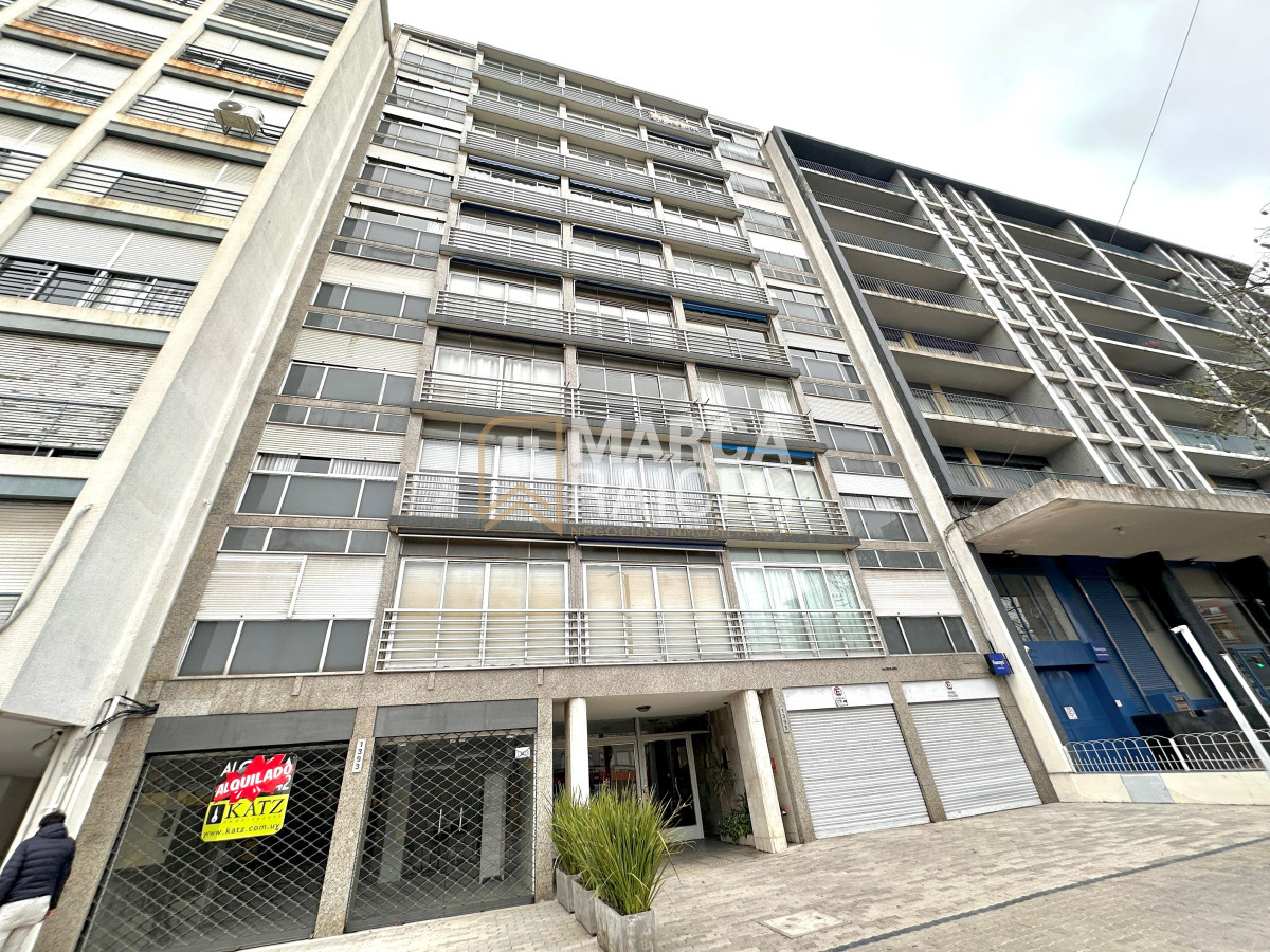 Apartamento ID.1617 - Venta Apartamento 2 Dormitorios 2 Baños Garage Pocitos Montevideo