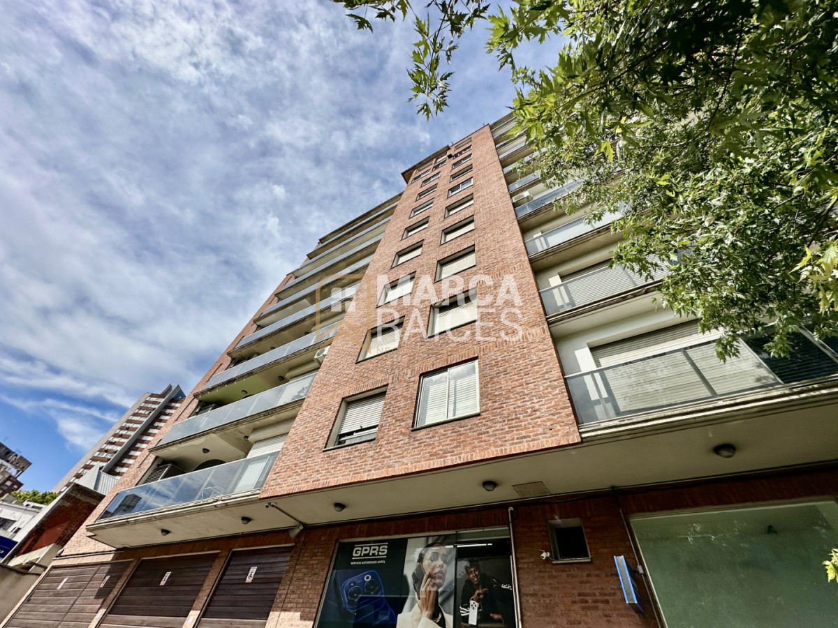 Apartamento ID.1804 - Venta Apartamento Tipo Penthouse 4 Dormitorios 3 Baños Doble Garage Barbacoa Parque Batlle Montevideo