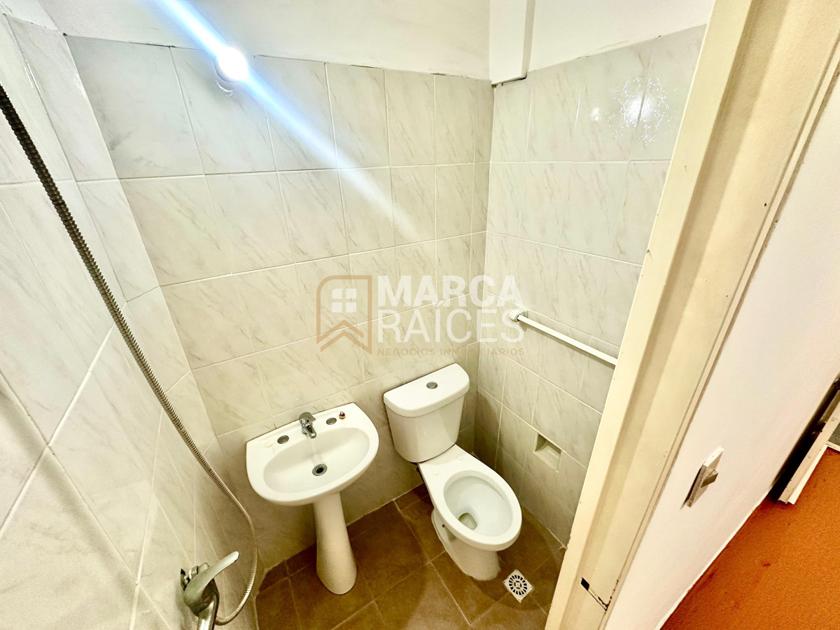 Apartamento ID.1548 - Venta Apartamento con RENTA 3 Dormitorios 2 Baños Pocitos Montevideo