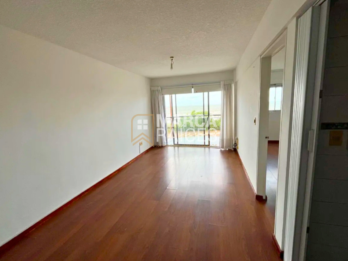 Apartamento ID.1459 - Alquiler Apartamento 1 Dormitorio sobre la Rambla Malvin Montevideo