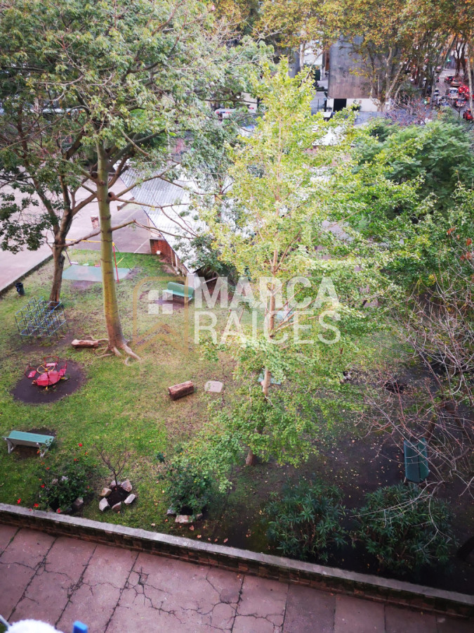 Apartamento ID.1694 - Alquiler Apartamento 4 Dormitorios 2 Baños - Aguada (Próximo al Palacio Legislativo y Aguada Park) Montevideo