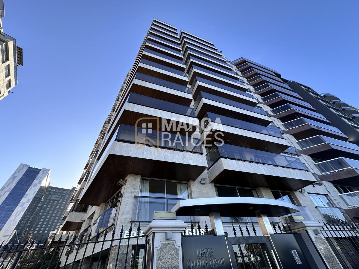 Apartamento ID.888 - Venta Espectacular Apartamento Sobre Rambla 4 Dormitorios Garage Doble Punta Carretas Montevideo