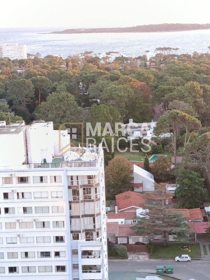 Apartamento ID.1536 - Venta apartamento 2 dormitorios en Barrio Cantegril, Punta del Este. 