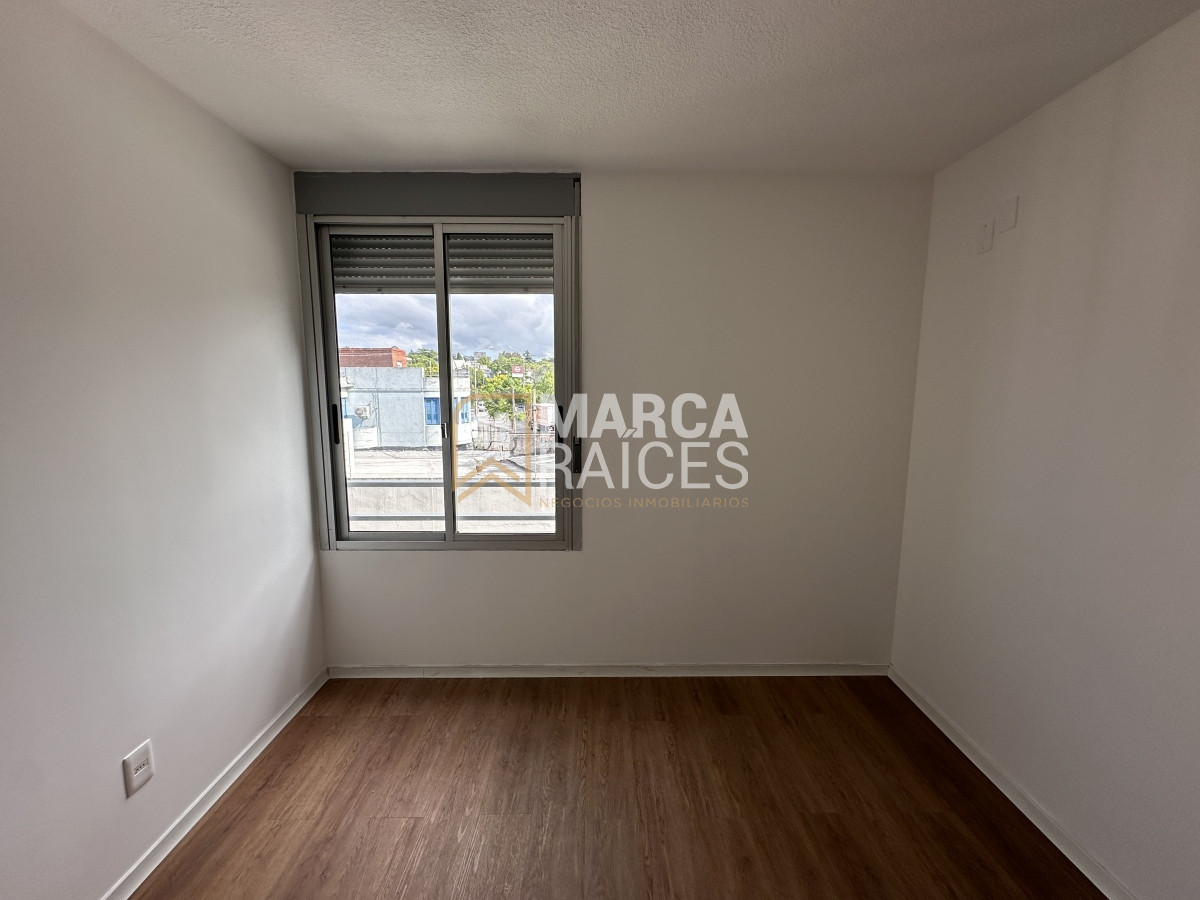 Apartamento ID.699 - Alquiler Apartamento 2 Dormitorios Balcon Cochera Complejo Cerrado Prado Montevideo
