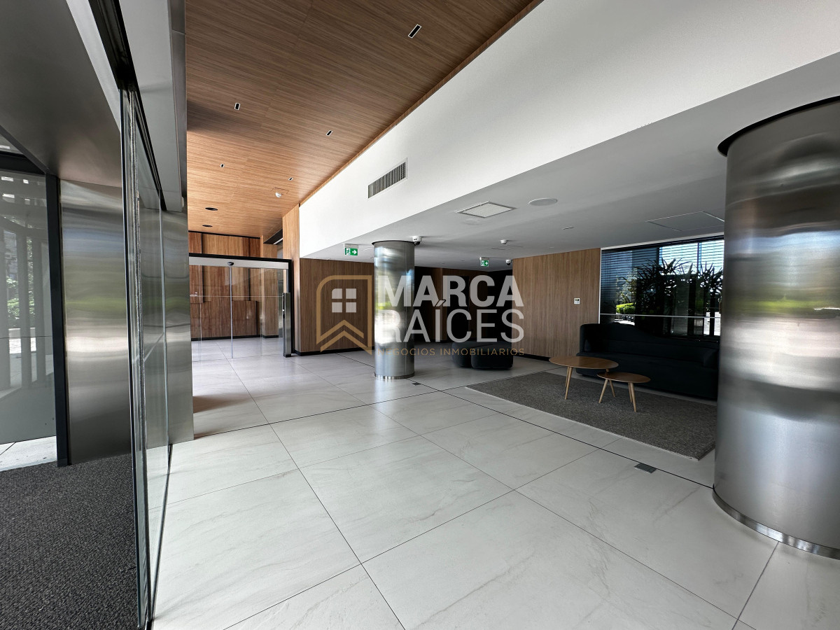 Apartamento ID.1147 - Venta Penthouse Duplex 4 Dormitorios Carrasco Hermosa Vista al Lago A Estrenar