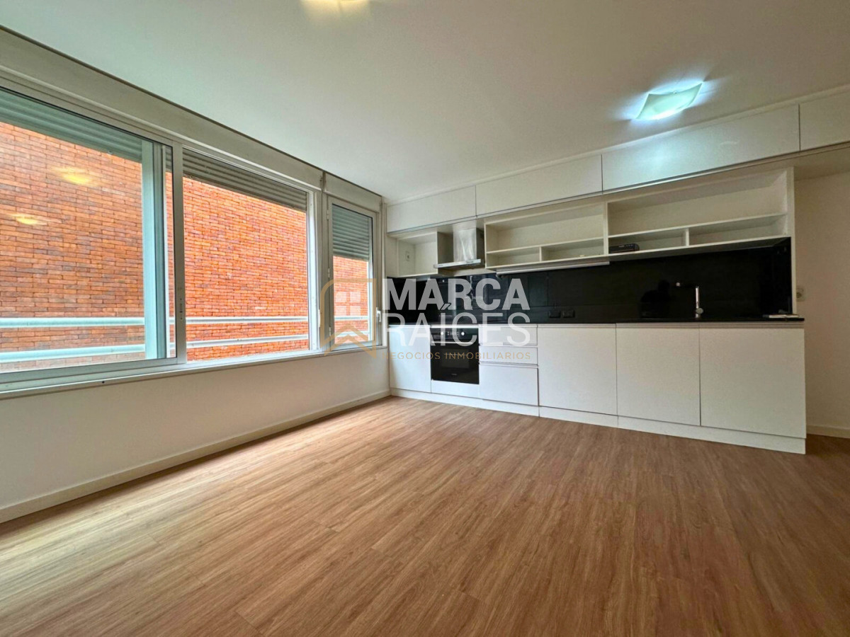 Apartamento ID.1878 - Alquiler Apartamento 1 Dormitorio G.C Bajos Opcion Garage Punta Carretas Montevideo
