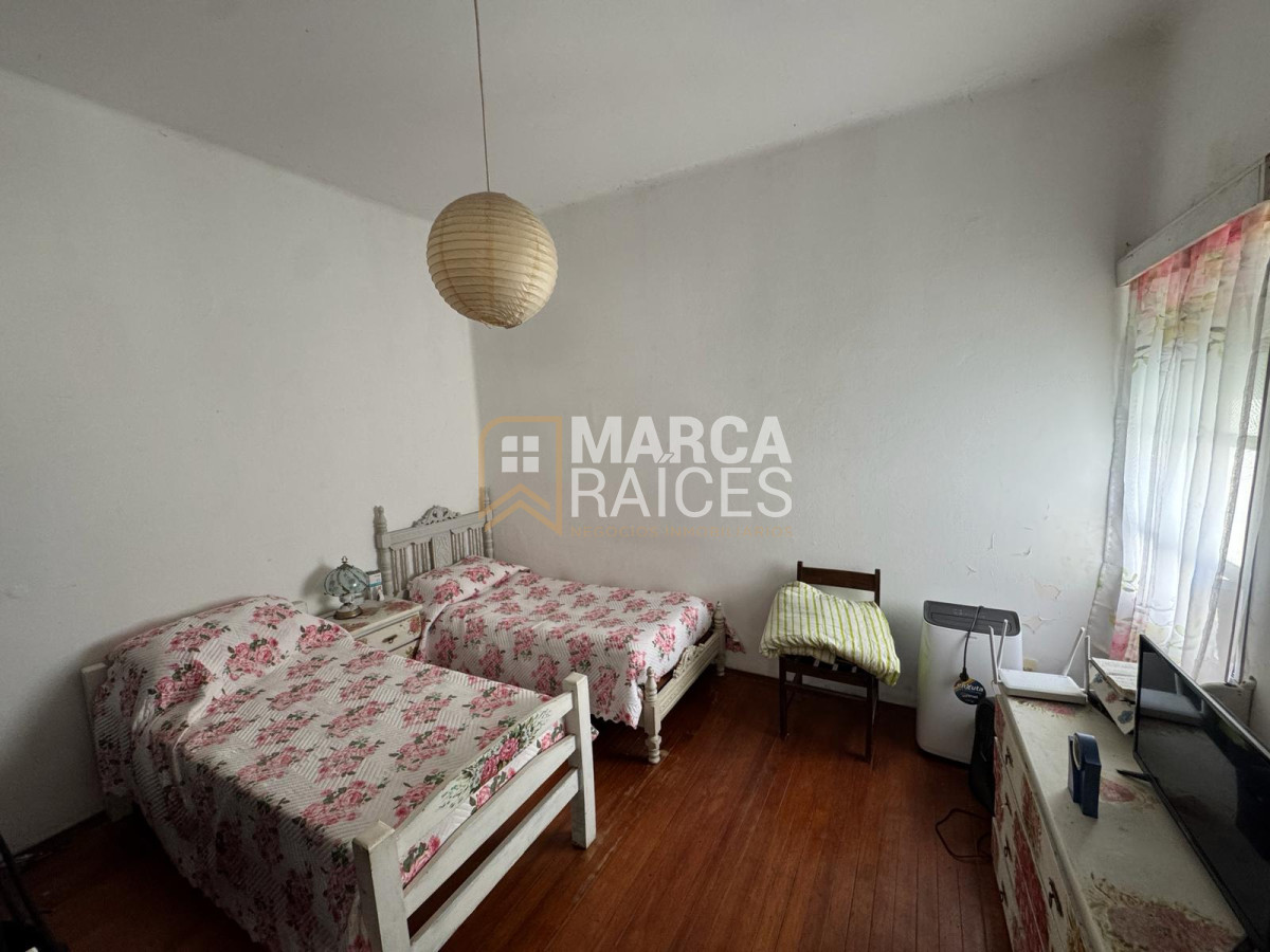 Apartamento ID.1731 - Venta Apartamento 2 Dormitorios 1 Baño Con Renta Primer Piso por Escalera Pocitos Montevideo