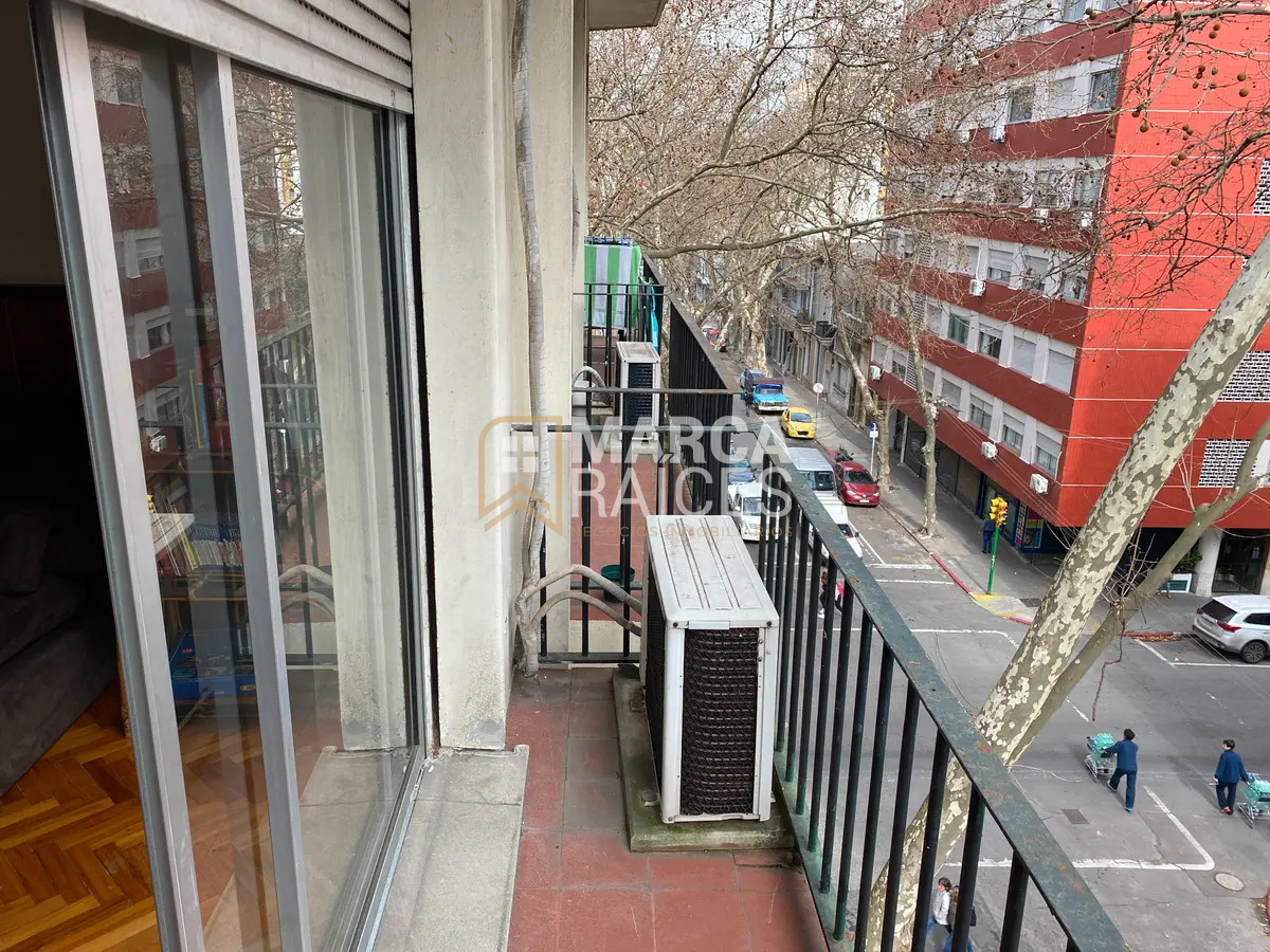 Apartamento ID.1384 - Alquiler Apartamento 1 Dormitorio Amueblado Centro Balcón Montevideo