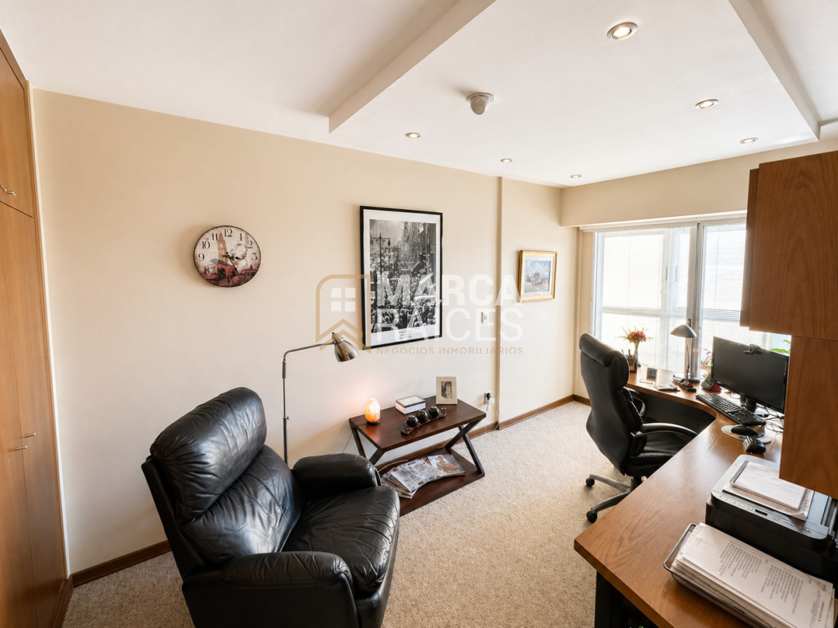Apartamento ID.888 - Venta Espectacular Apartamento Sobre Rambla 3 Dormitorios y Servicio Garage Doble Punta Carretas Montevideo