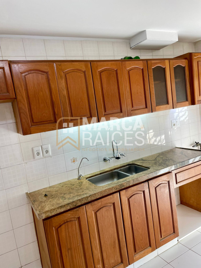 Apartamento ID.1523 - Alquiler apartamento de 4 dormitorios muy luminoso frente al mar en Rambla de Punta Carretas, Montevideo. 