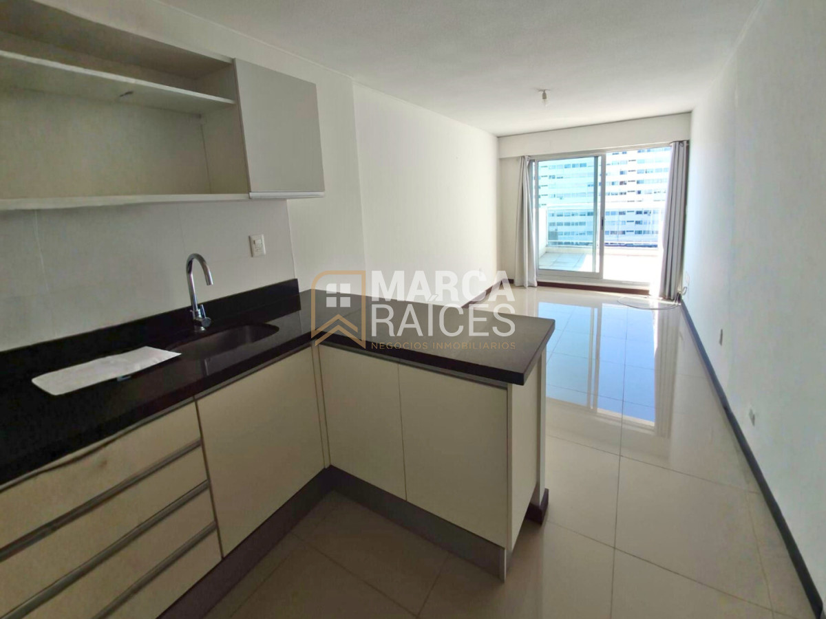 Apartamento ID.1844 - Alquiler Apartamento 1 Dormitorio Piso 14 Garage Centro Montevideo