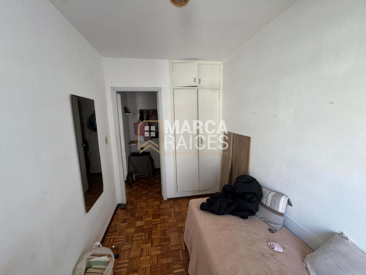 Apartamento ID.2043 - Alquiler Apartamento 4 Dormitorios, 2 Baños con Garage. Ciudad Vieja, Montevideo