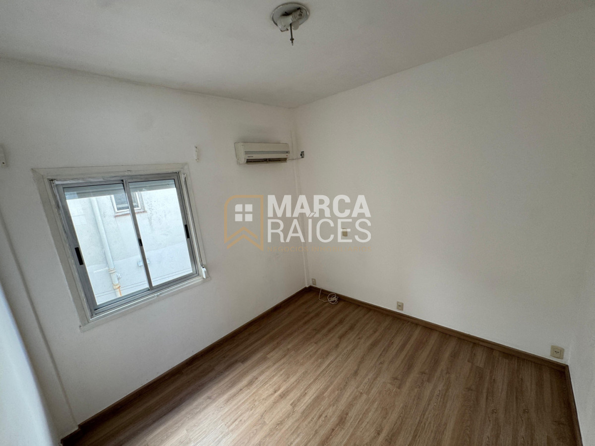 Apartamento ID.1807 - Alquiler Apartamento 2 Dormitorios, 1 Baño, Cocina Y Living. 2do Piso Por Escalera Pocitos Montevideo