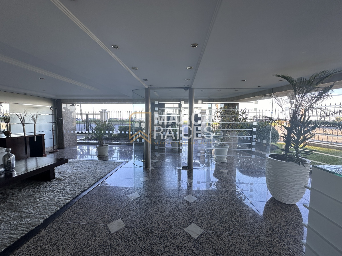 Apartamento ID.888 - Venta Espectacular Apartamento Sobre Rambla 4 Dormitorios Garage Doble Punta Carretas Montevideo