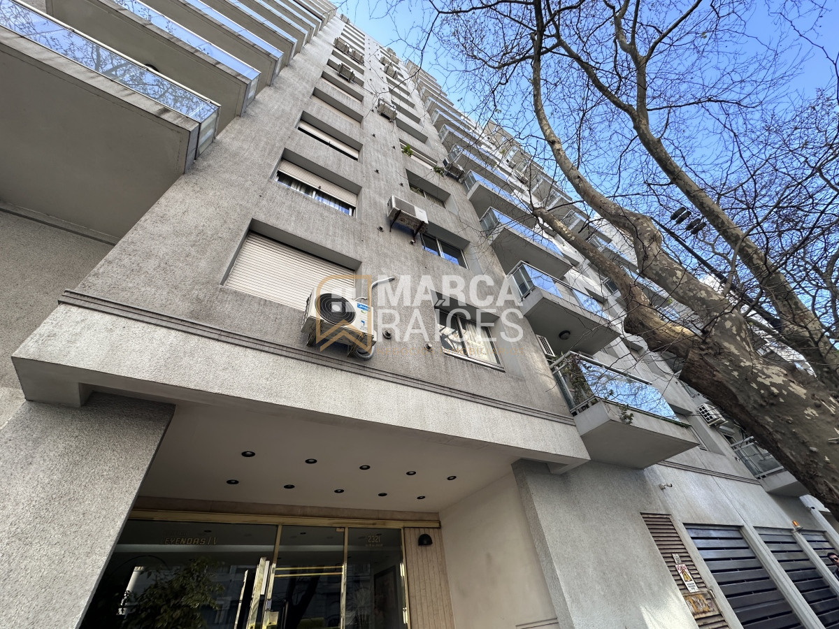 Apartamento ID.701 - Venta Apartamento 2 Dormitorios Garage Box Balcon al Frente Tres Cruces Montevideo