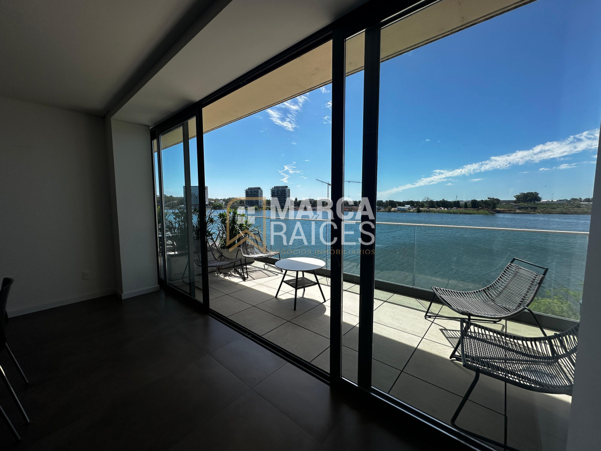 Apartamento ID.1147 - Venta Penthouse Duplex 4 Dormitorios Carrasco Hermosa Vista al Lago A Estrenar