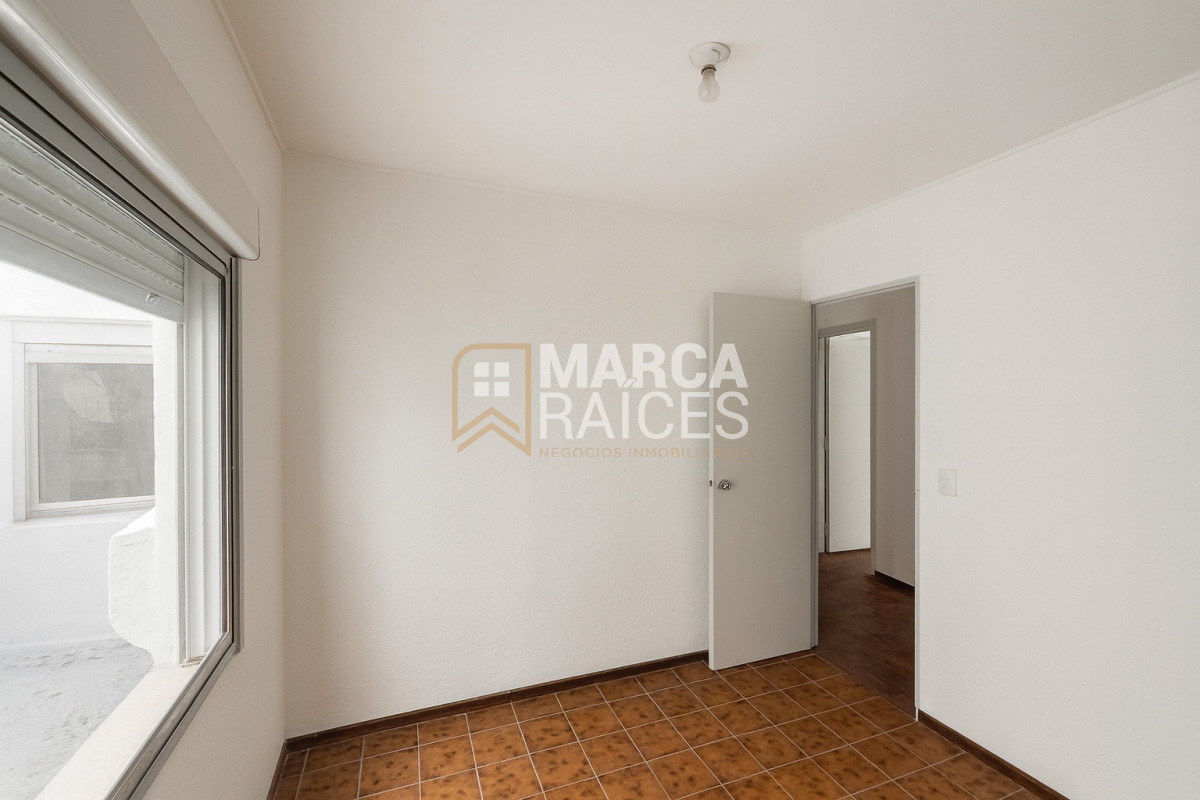 Apartamento ID.1693 - Alquiler Apartamento 3 Dormitorios 2 Baños Patio Centro Montevideo