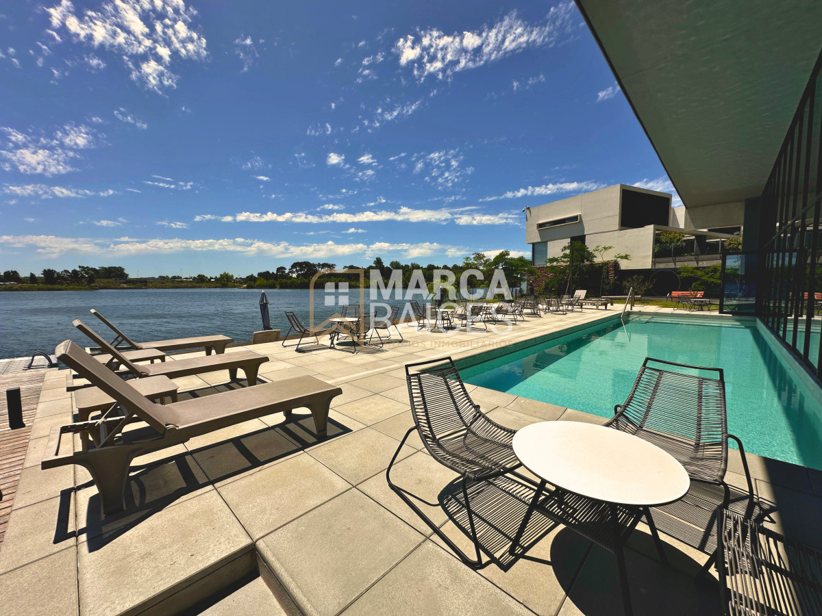 Apartamento ID.1148 - Venta Apartamento de Categoría en Carrasco Este 3 Dormitorios 3 Baños Vista al Lago a Estrenar