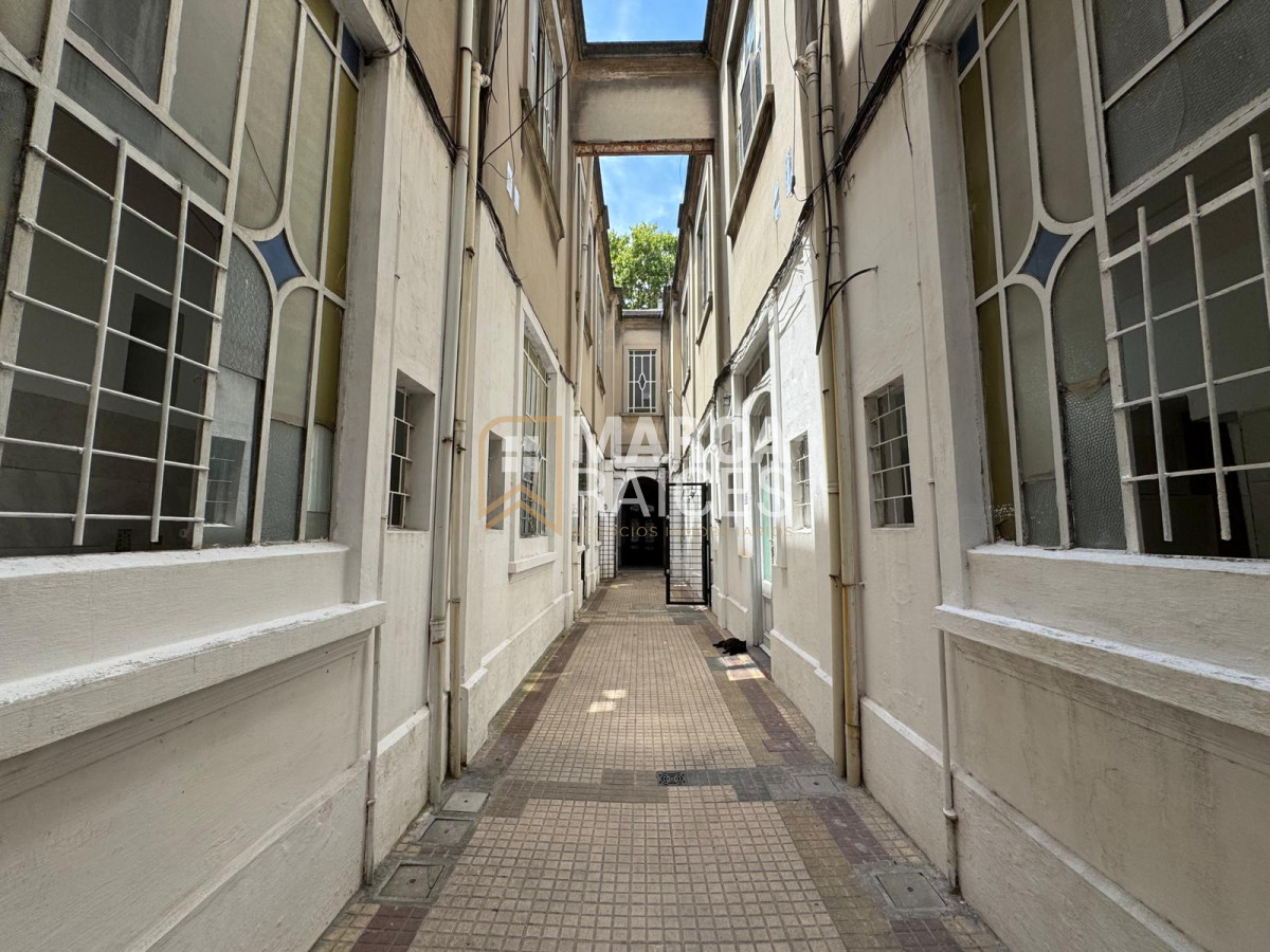 Apartamento ID.1247 - Alquiler Apartamento 1 Dormitorio Patio Planta Baja Centro Montevideo