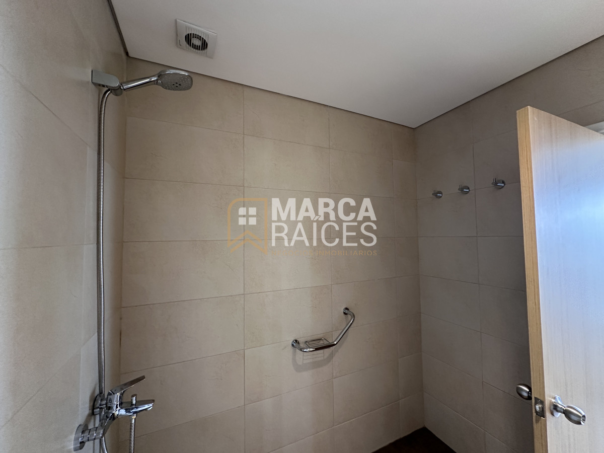 Apartamento ID.562 - Venta Apartamento 3 Dormitorios 2 Baños garage Vista a la Bahia Piso 29 Montevideo Harbour 