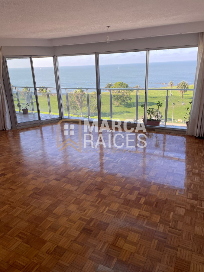 Apartamento ID.1523 - Alquiler apartamento de 4 dormitorios muy luminoso frente al mar en Rambla de Punta Carretas, Montevideo. 