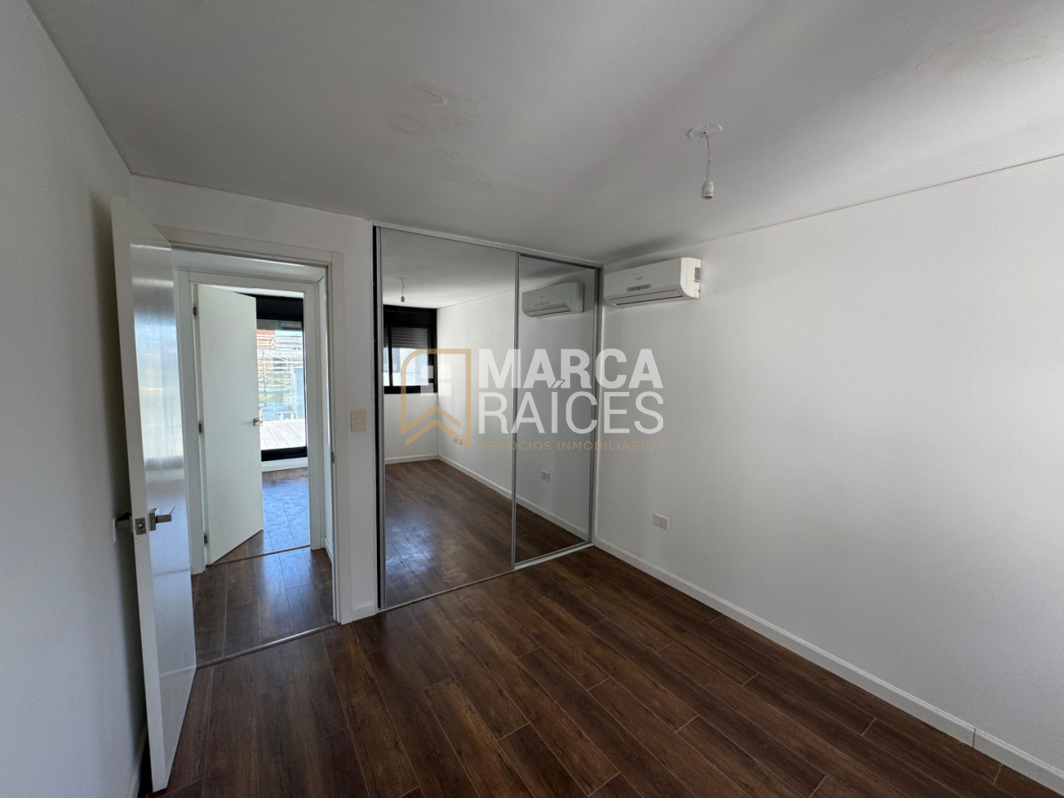 Apartamento ID.1791 - Alquiler Apartamento Penthouse 2 Dormitorios Centro Montevideo