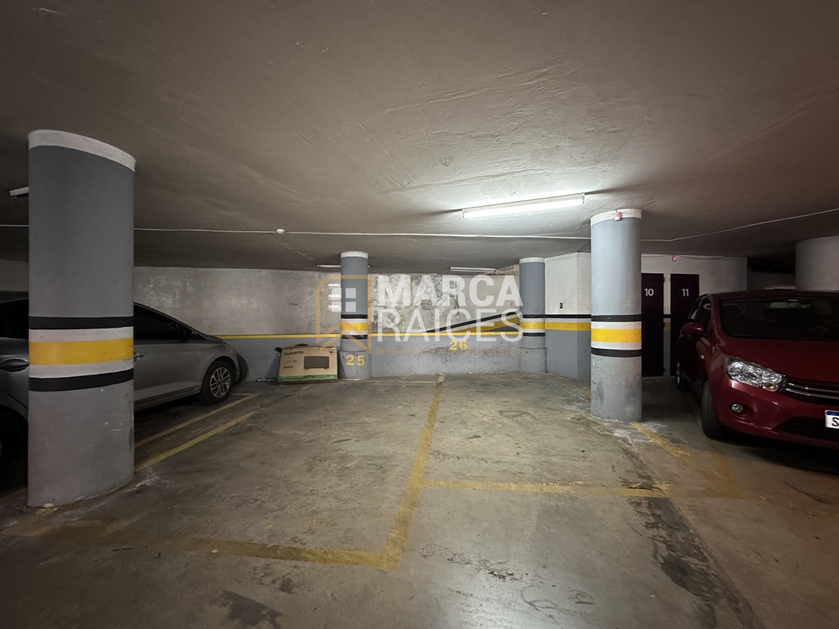 Apartamento ID.701 - Venta Apartamento 2 Dormitorios Garage Box Balcon al Frente Tres Cruces Montevideo