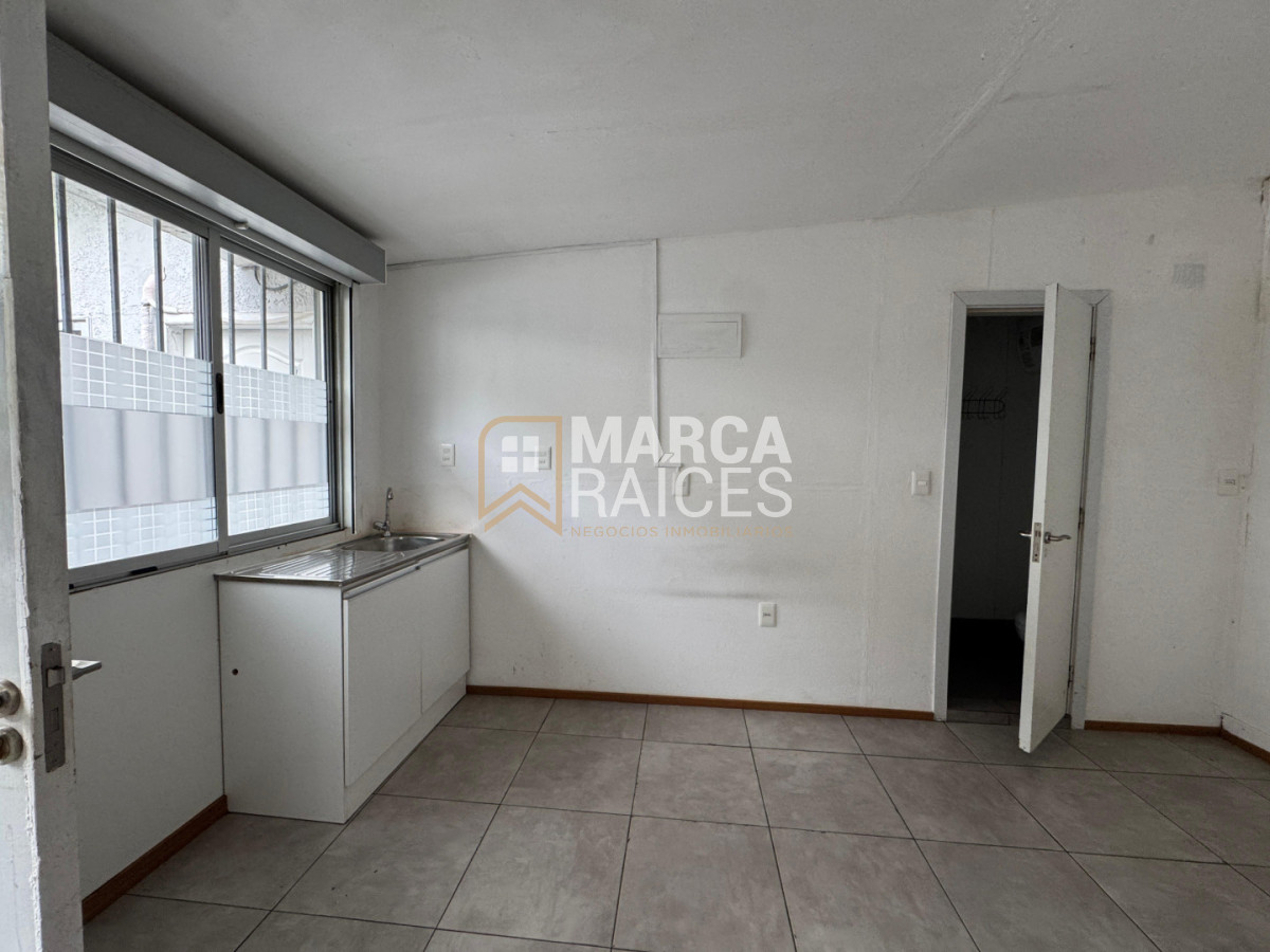Apartamento ID.1847 - Alquiler Apartamento Monoambiente Economico Para Estudiantes Palermo Montevideo