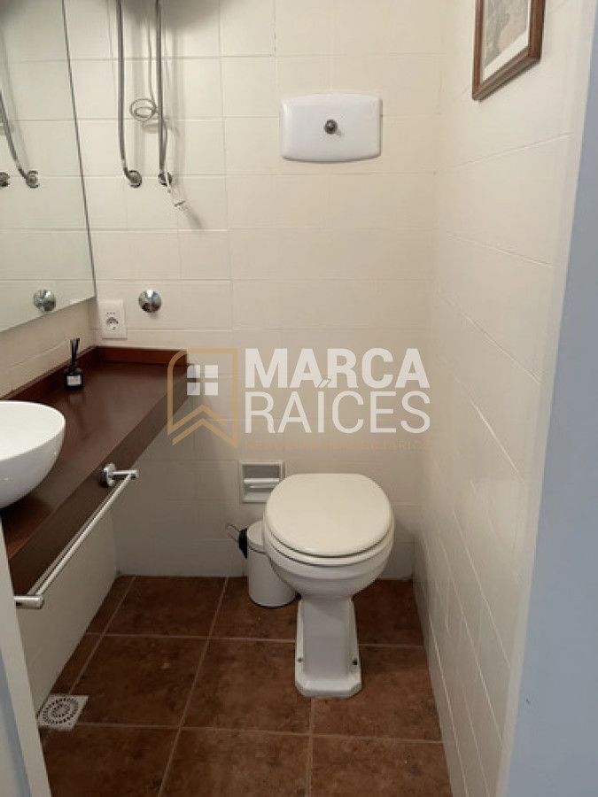 Apartamento ID.2034 - Alquiler Apartamento 2 Dormitorios, 2 Baños. Pocitos, Montevideo
