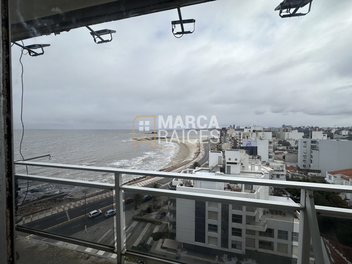 Apartamento ID.1289 - Venta Apartamento 3 Dormitorios 2 baños garage frente a la rambla malvin sur Montevideo