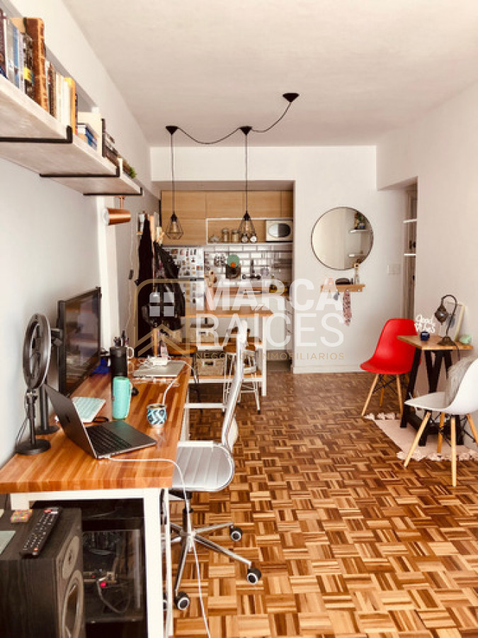 Apartamento ID.1300 - Alquiler Apartamento 1 Dormitorio Al Frente Semi Amoblado Centro Montevideo (Enero 2026)