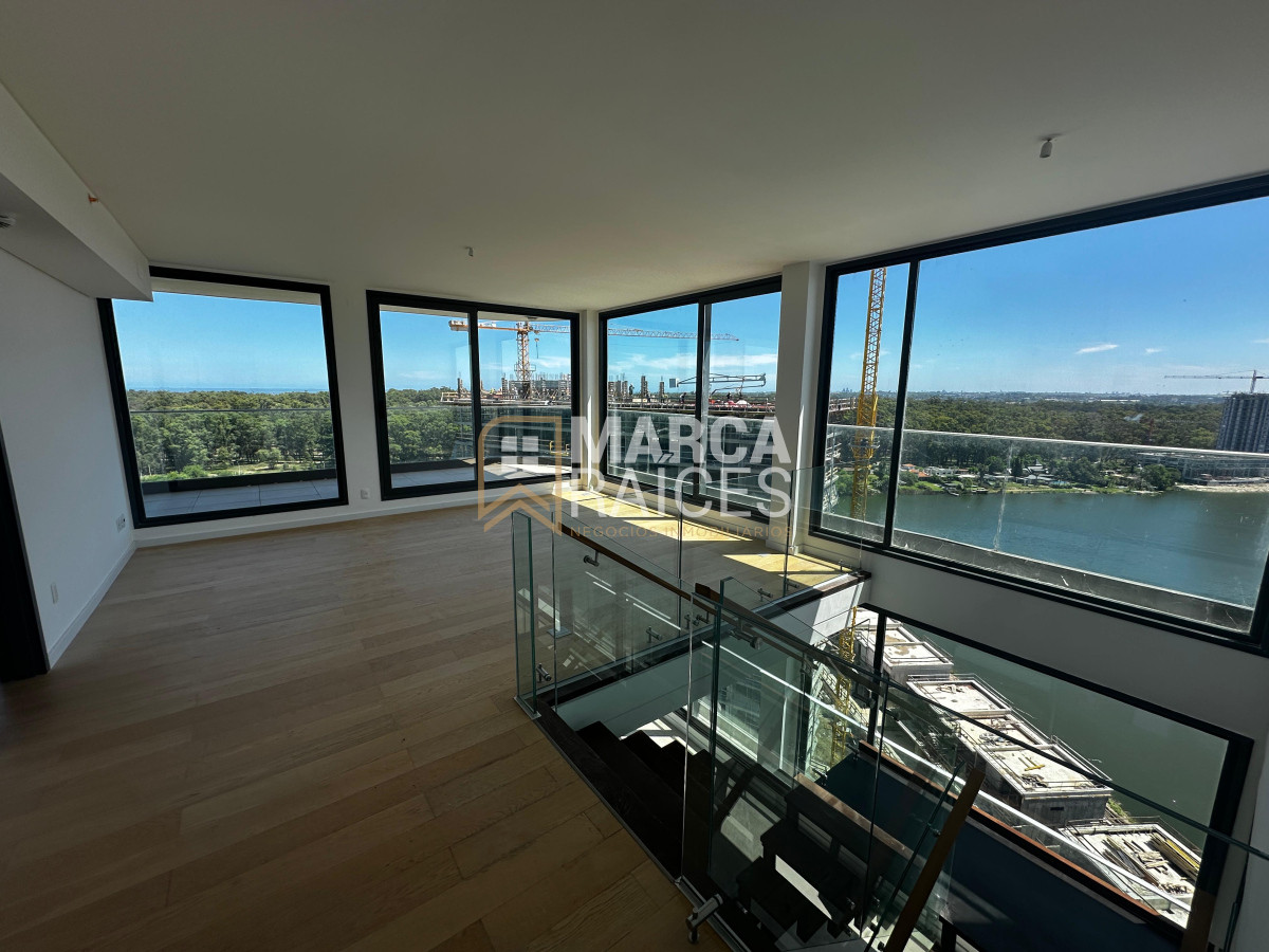 Apartamento ID.1147 - Venta Penthouse Duplex 4 Dormitorios Carrasco Hermosa Vista al Lago A Estrenar