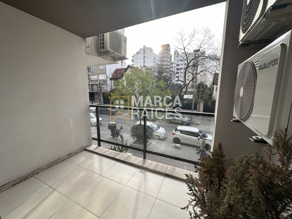 Apartamento ID.1043 - Venta Hermoso Apartamento 3 Dormitorios 3 Baños Balcon Patio Parrillero Pocitos Montevideo