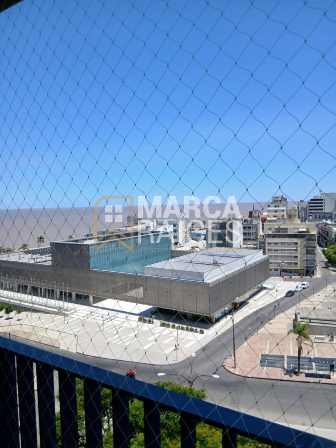 Apartamento ID.1792 - Alquiler Apartamento 3 Dormitorios 2 Baños Piscina Edificio de Categoria Centro Montevideo