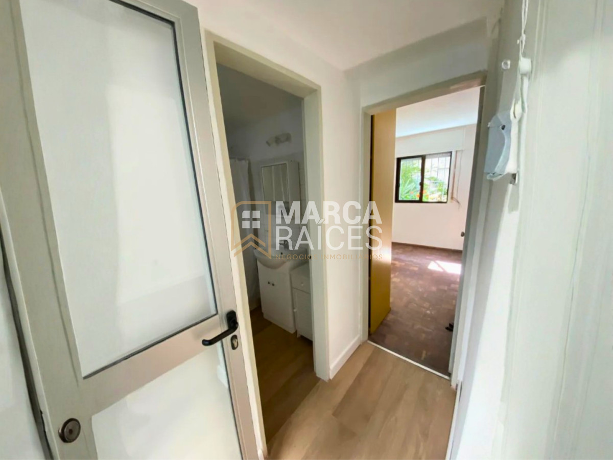Apartamento ID.1672 - Alquiler Apartamento 1 Dormitorio con Patio Ciudad Vieja Montevideo