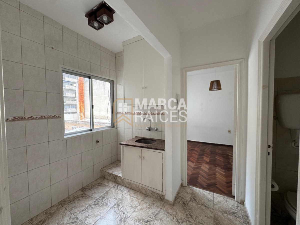 Apartamento ID.1974 - DAlquiler Apartamento 1 Dormitorio Segundo Piso por Escalera Pocitos Montevideo