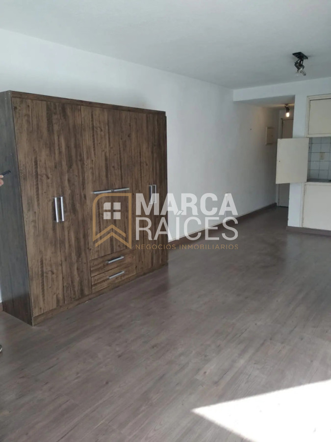 Apartamento ID.2014 - Alquiler Monoambiente Piso Alto Centro Montevideo