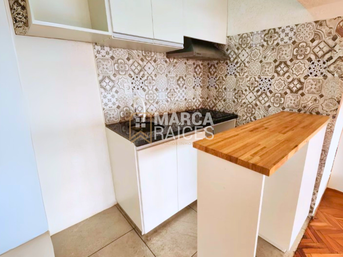 Apartamento ID.1589 - Alquiler Amplio Monoambiente Garage Centro Montevideo
