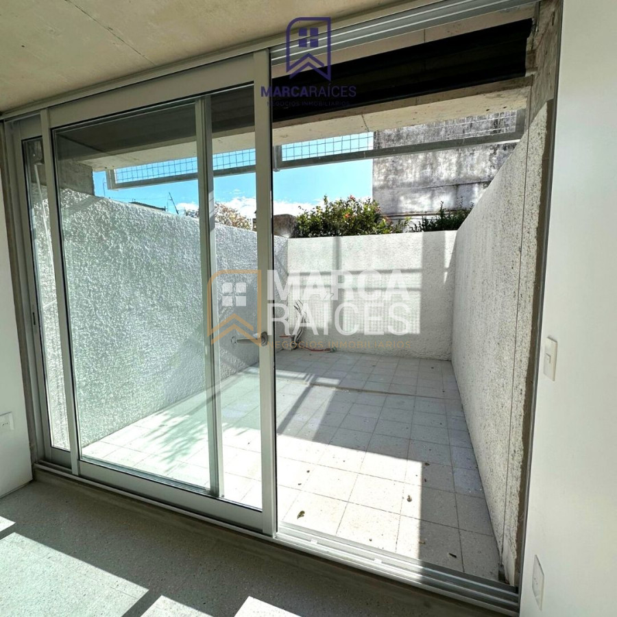 Apartamento ID.345 - Venta Apartamento 1 Dormitorio Balcon y Patio con renta Palermo Montevideo