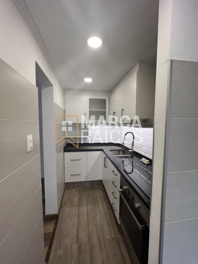 Apartamento ID.1782 - Alquiler Apartamento 2 Dormitorios Punta Carretas, a una cuadra de la Rambla y a media cuadra del Punta Carretas Shopping