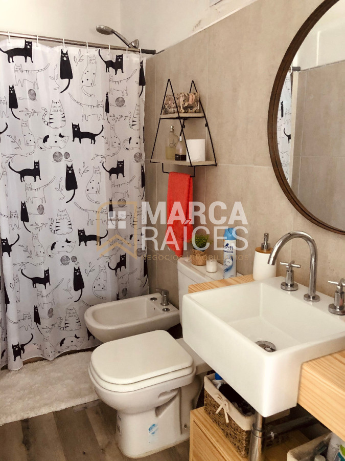 Apartamento ID.1300 - Alquiler Apartamento 1 Dormitorio Al Frente Semi Amoblado Centro Montevideo (Enero 2026)