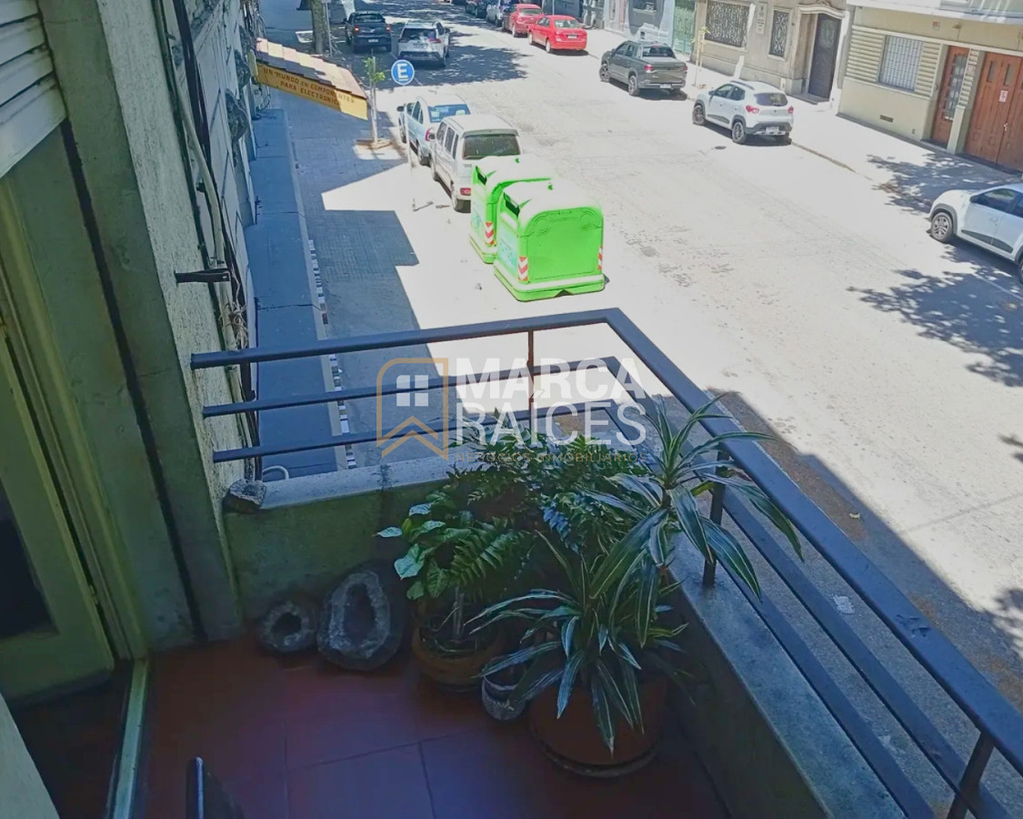 Apartamento ID.1728 - Venta Apartamento 4 Dormitorios 2 Baños Balcon Centro Montevideo